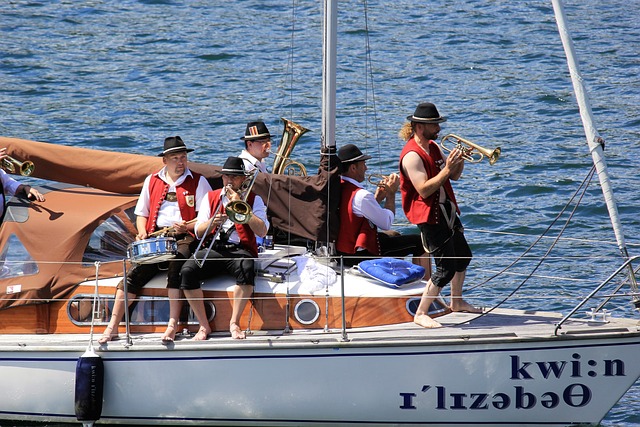 还延展至团 还延展至团