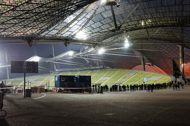 现而闻名于 现而闻名于